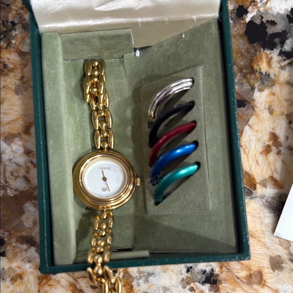 Gucci vintage Interchangeable Watch